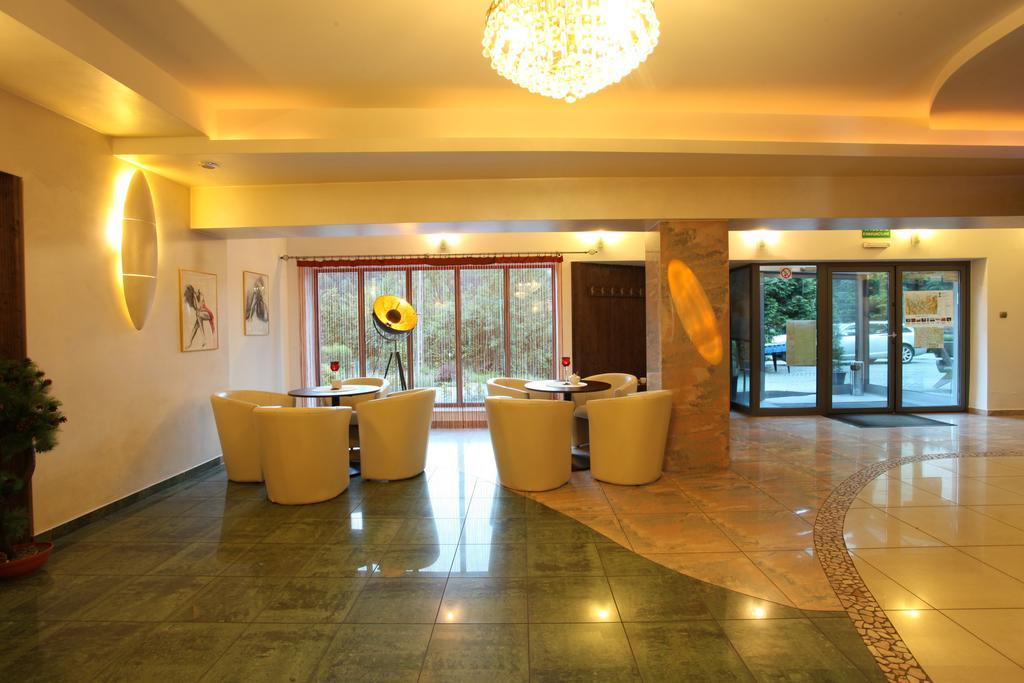 Hotel Arka Spa วีสวา ภายนอก รูปภาพ